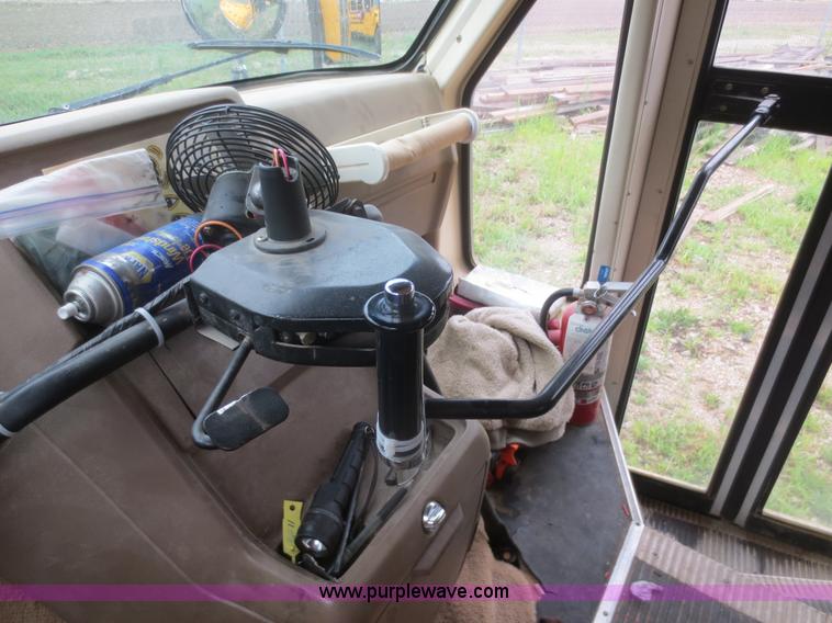 image for item D2110 1997 GMC Savana G3500 school bus