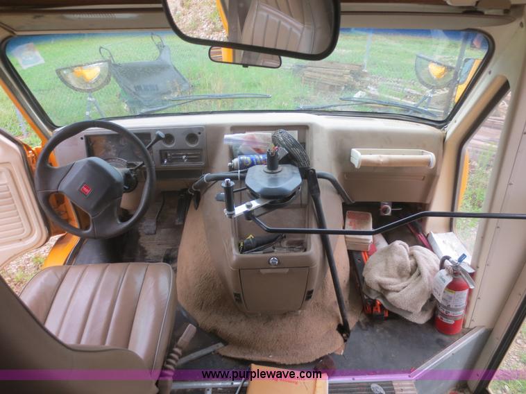 image for item D2110 1997 GMC Savana G3500 school bus