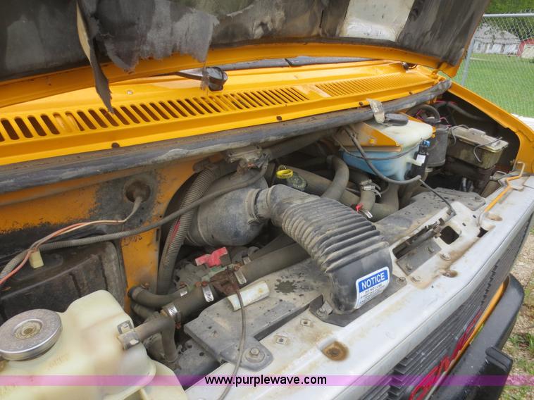 image for item D2110 1997 GMC Savana G3500 school bus