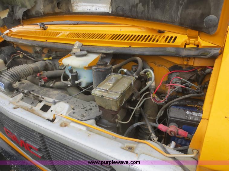 image for item D2110 1997 GMC Savana G3500 school bus