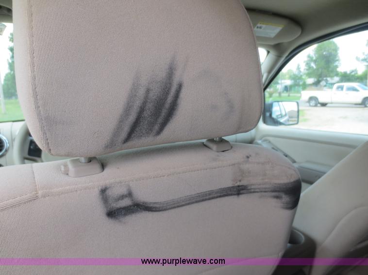 image for item D2111 2006 Ford Explorer XLS SUV