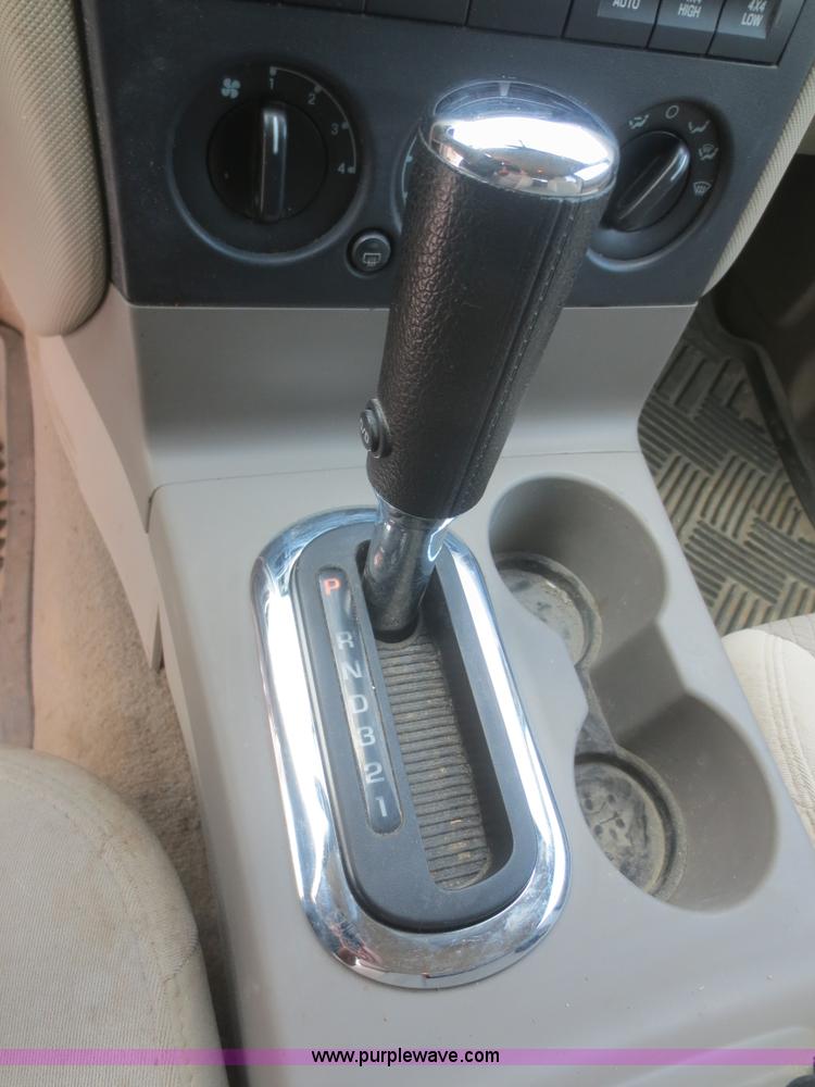 image for item D2111 2006 Ford Explorer XLS SUV