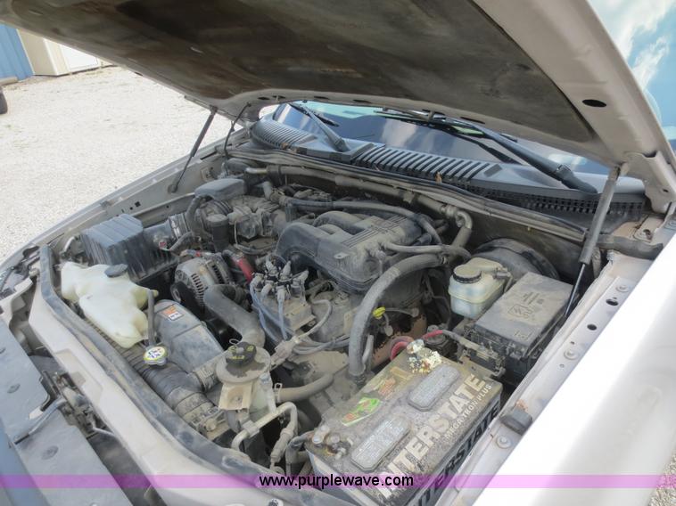 image for item D2111 2006 Ford Explorer XLS SUV