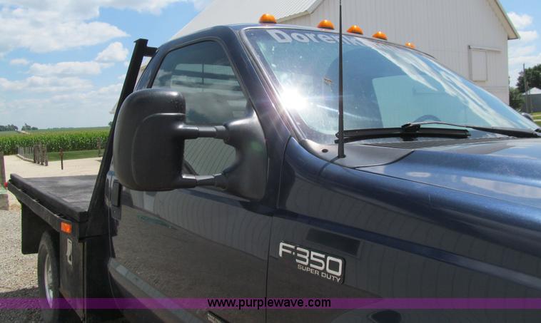 image for item E4927 2001 Ford F350 Super Duty XL flatbed truck