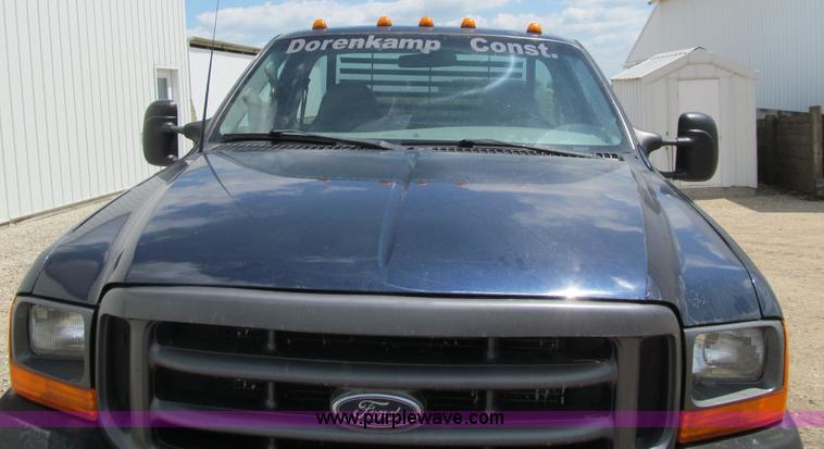 image for item E4927 2001 Ford F350 Super Duty XL flatbed truck