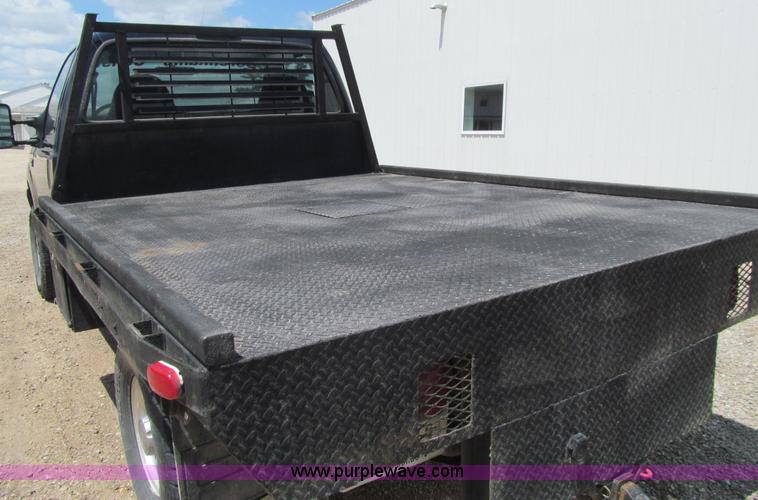image for item E4927 2001 Ford F350 Super Duty XL flatbed truck