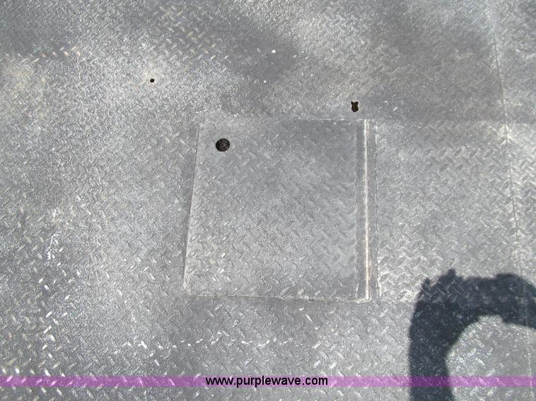 image for item E4927 2001 Ford F350 Super Duty XL flatbed truck