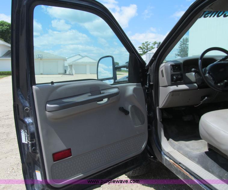 image for item E4927 2001 Ford F350 Super Duty XL flatbed truck