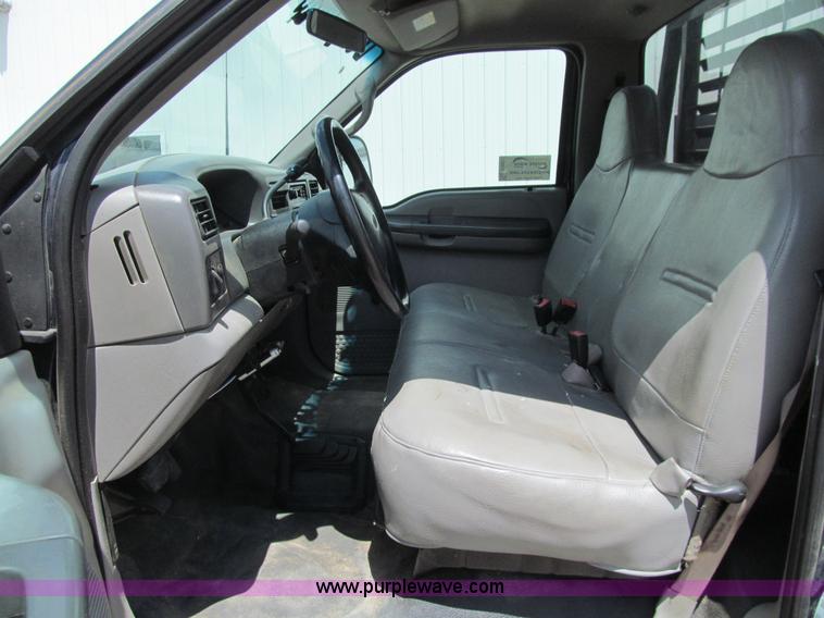 image for item E4927 2001 Ford F350 Super Duty XL flatbed truck