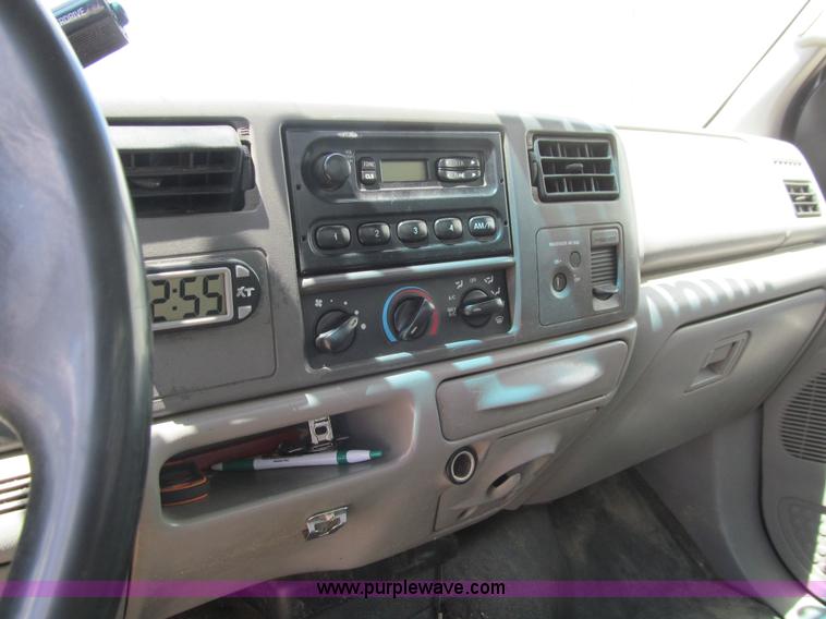 image for item E4927 2001 Ford F350 Super Duty XL flatbed truck