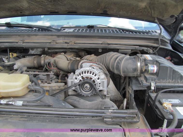 image for item E4927 2001 Ford F350 Super Duty XL flatbed truck