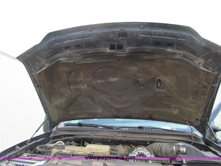 image for item E4927 2001 Ford F350 Super Duty XL flatbed truck