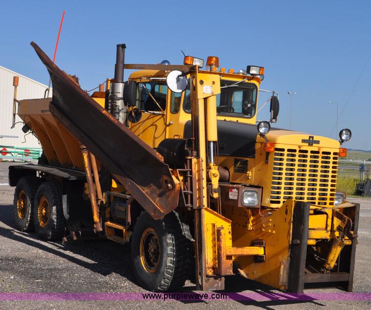image for item F2051 1998 Oshkosh PA-2346 snow plow spreader truck
