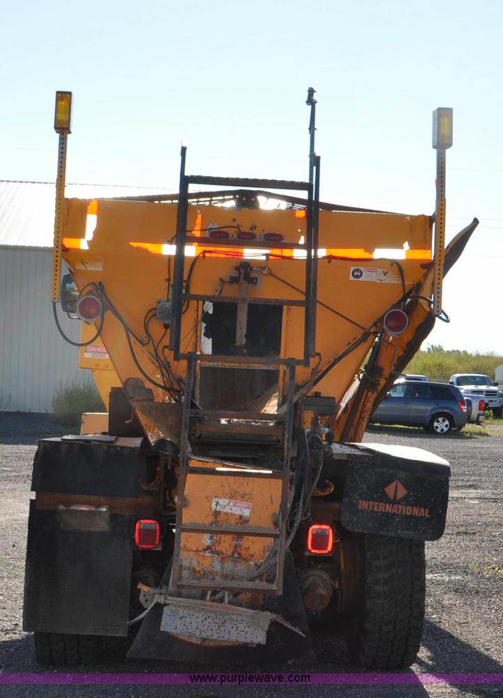 image for item F2051 1998 Oshkosh PA-2346 snow plow spreader truck