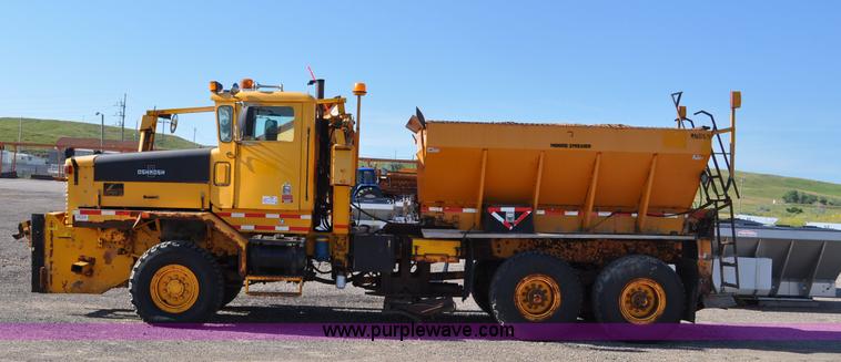 image for item F2051 1998 Oshkosh PA-2346 snow plow spreader truck