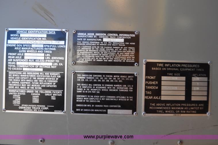 image for item F2051 1998 Oshkosh PA-2346 snow plow spreader truck