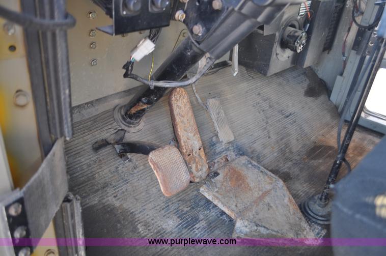 image for item F2051 1998 Oshkosh PA-2346 snow plow spreader truck