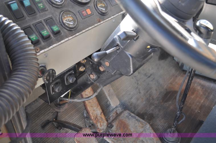 image for item F2051 1998 Oshkosh PA-2346 snow plow spreader truck