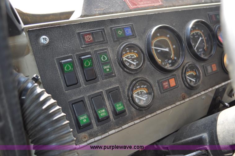 image for item F2051 1998 Oshkosh PA-2346 snow plow spreader truck