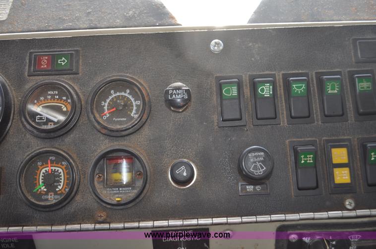 image for item F2051 1998 Oshkosh PA-2346 snow plow spreader truck