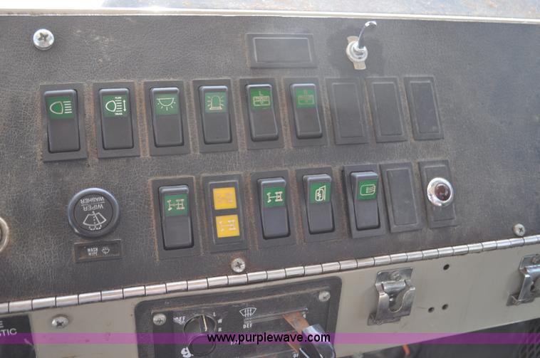 image for item F2051 1998 Oshkosh PA-2346 snow plow spreader truck