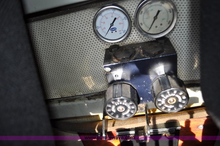 image for item F2051 1998 Oshkosh PA-2346 snow plow spreader truck