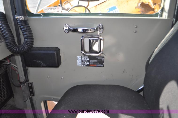 image for item F2051 1998 Oshkosh PA-2346 snow plow spreader truck