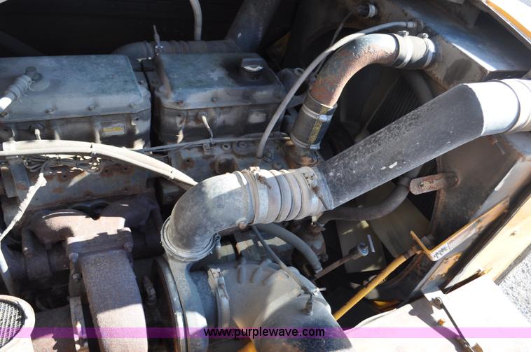 image for item F2051 1998 Oshkosh PA-2346 snow plow spreader truck