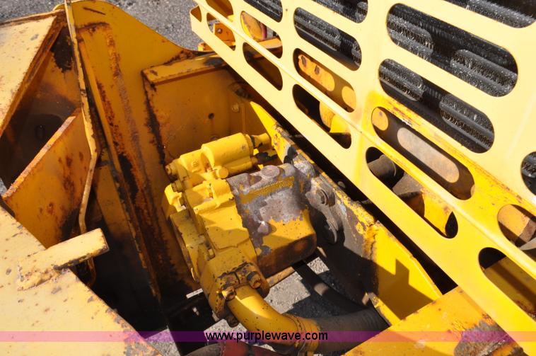 image for item F2051 1998 Oshkosh PA-2346 snow plow spreader truck