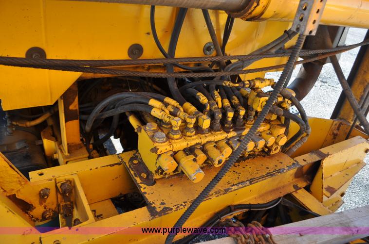 image for item F2051 1998 Oshkosh PA-2346 snow plow spreader truck