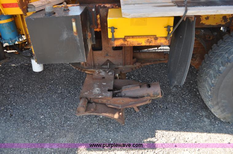 image for item F2051 1998 Oshkosh PA-2346 snow plow spreader truck