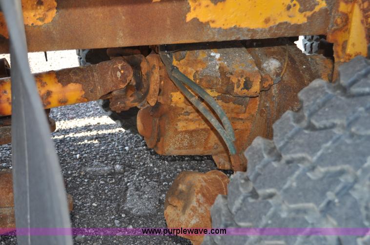 image for item F2051 1998 Oshkosh PA-2346 snow plow spreader truck