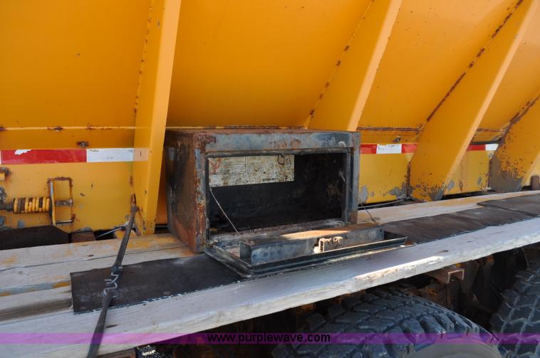 image for item F2051 1998 Oshkosh PA-2346 snow plow spreader truck