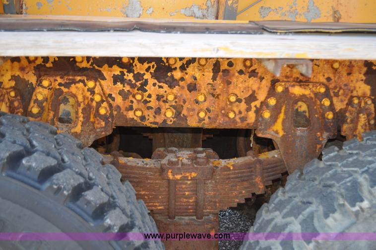 image for item F2051 1998 Oshkosh PA-2346 snow plow spreader truck