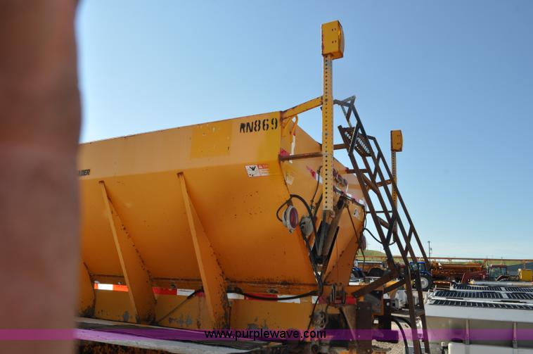 image for item F2051 1998 Oshkosh PA-2346 snow plow spreader truck