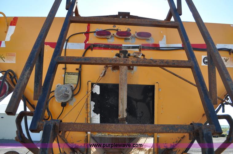 image for item F2051 1998 Oshkosh PA-2346 snow plow spreader truck