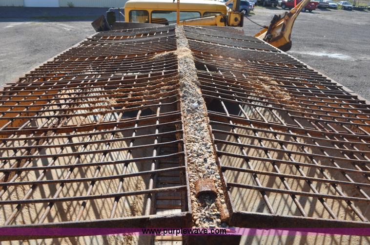 image for item F2051 1998 Oshkosh PA-2346 snow plow spreader truck