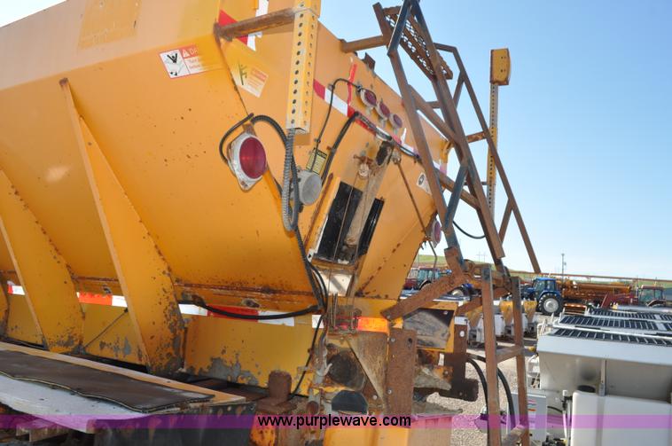 image for item F2051 1998 Oshkosh PA-2346 snow plow spreader truck