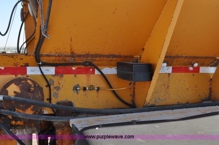 image for item F2051 1998 Oshkosh PA-2346 snow plow spreader truck