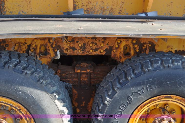 image for item F2051 1998 Oshkosh PA-2346 snow plow spreader truck