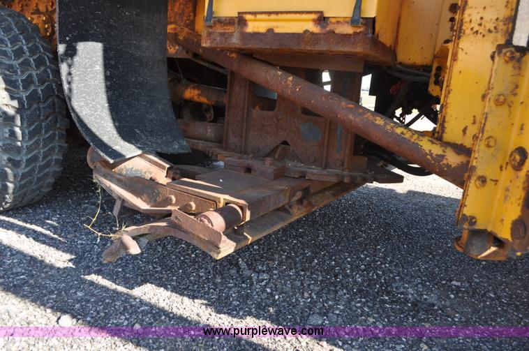 image for item F2051 1998 Oshkosh PA-2346 snow plow spreader truck
