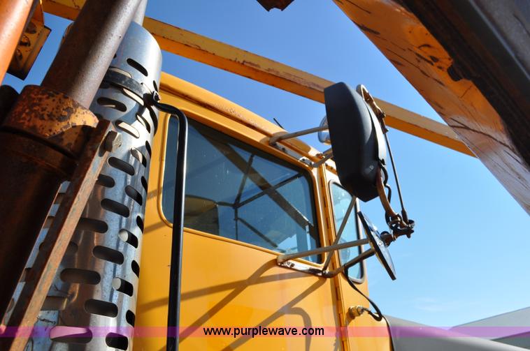 image for item F2051 1998 Oshkosh PA-2346 snow plow spreader truck