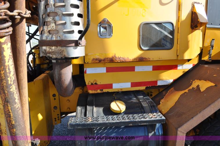 image for item F2051 1998 Oshkosh PA-2346 snow plow spreader truck