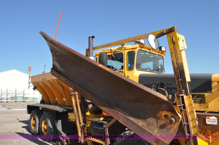 image for item F2051 1998 Oshkosh PA-2346 snow plow spreader truck