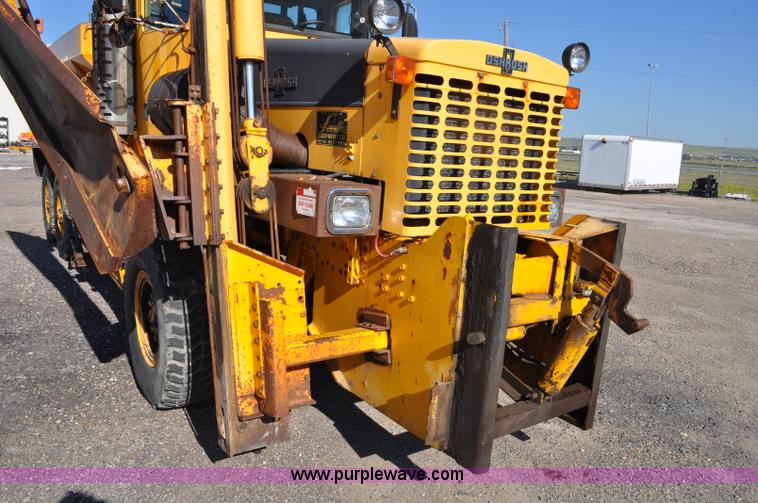 image for item F2051 1998 Oshkosh PA-2346 snow plow spreader truck