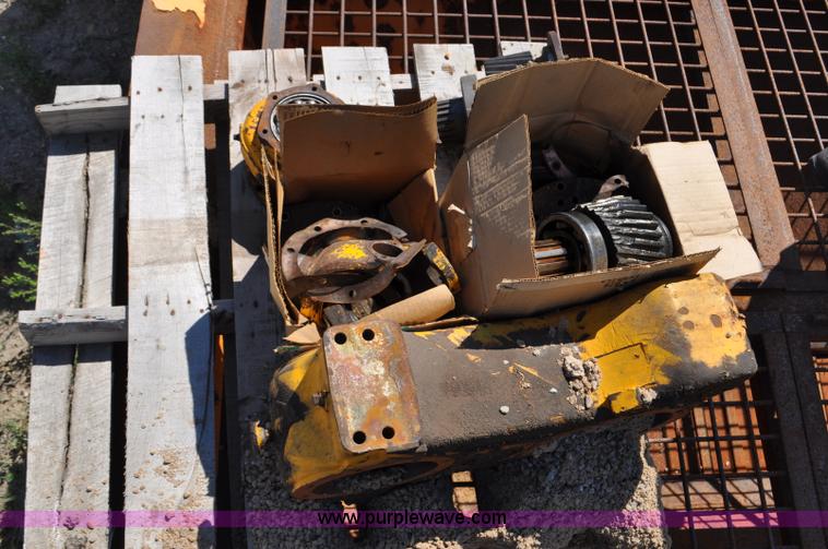 image for item F2051 1998 Oshkosh PA-2346 snow plow spreader truck