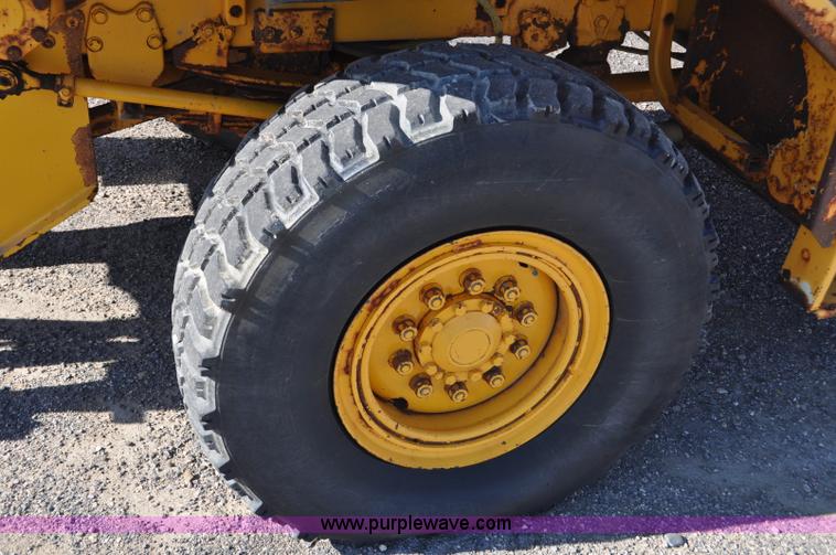 image for item F2051 1998 Oshkosh PA-2346 snow plow spreader truck