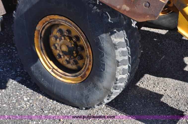 image for item F2051 1998 Oshkosh PA-2346 snow plow spreader truck