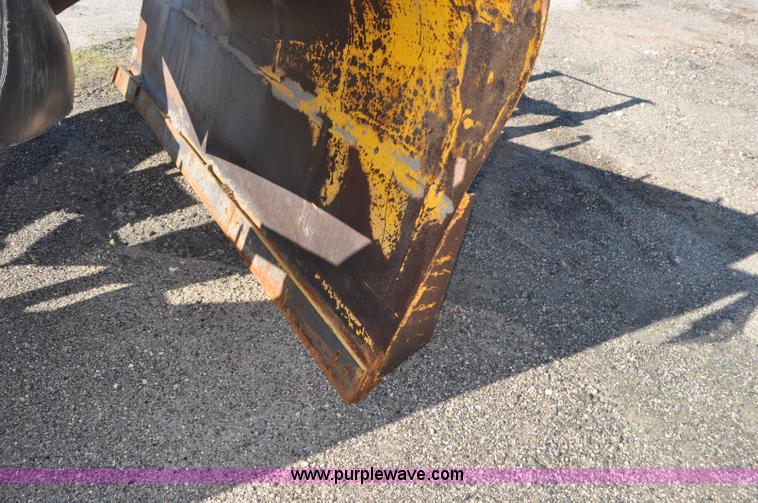 image for item F2051 1998 Oshkosh PA-2346 snow plow spreader truck