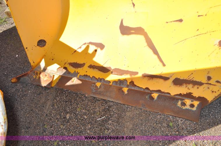 image for item F2051 1998 Oshkosh PA-2346 snow plow spreader truck